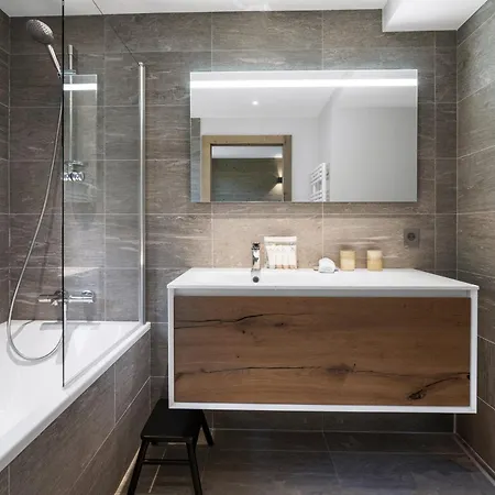 Lägenhet Moderne A Avec Acces Skis Aux Pieds, 6 Adultes Et 2 Enfants, Parking Inclus - Fr-1-562-82 *