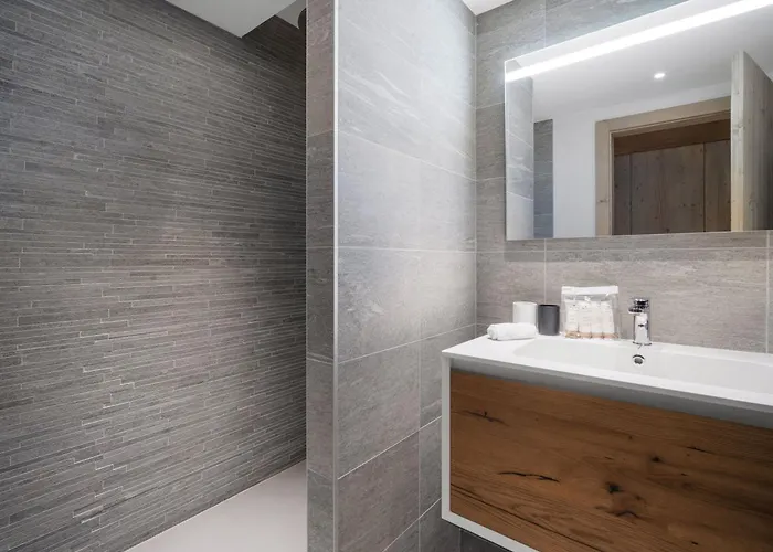 公寓 Moderne A Avec Acces Skis Aux Pieds, 6 Adultes Et 2 Enfants, Parking Inclus - Fr-1-562-82